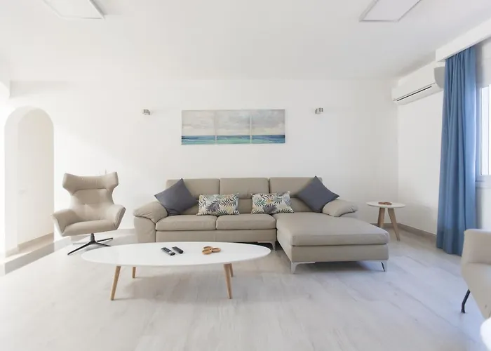 Aphrodite&villa Apollo 4 Bedroom Villa Puerto del Carmen (Lanzarote)