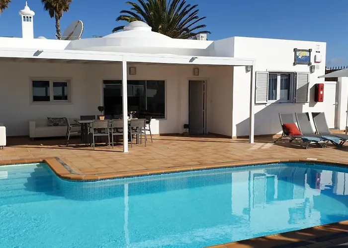 Aphrodite&villa Apollo 4 Bedroom Villa Puerto del Carmen (Lanzarote)