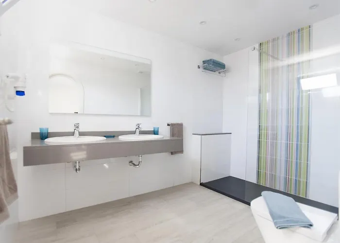 Aphrodite And Apollo 4 Bedroom