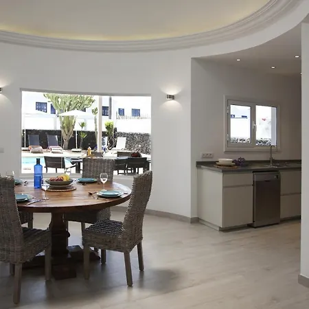 Aphrodite And Apollo 4 Bedroom *