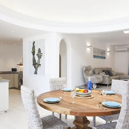 Villa Aphrodite And Apollo 4 Bedroom *