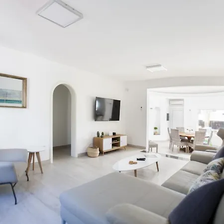 Aphrodite And Apollo 4 Bedroom 卡门港