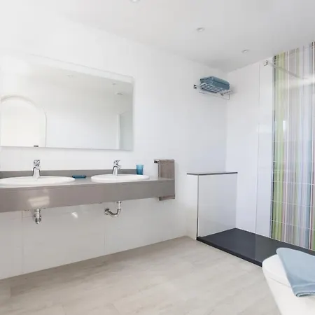 Aphrodite And Apollo 4 Bedroom